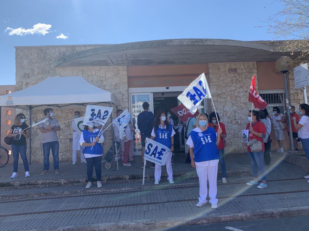 Concentración en el centro de salud de Es Viver