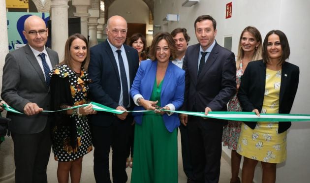 Las autoridades inaugurando Biocórdoba, esta mañana.