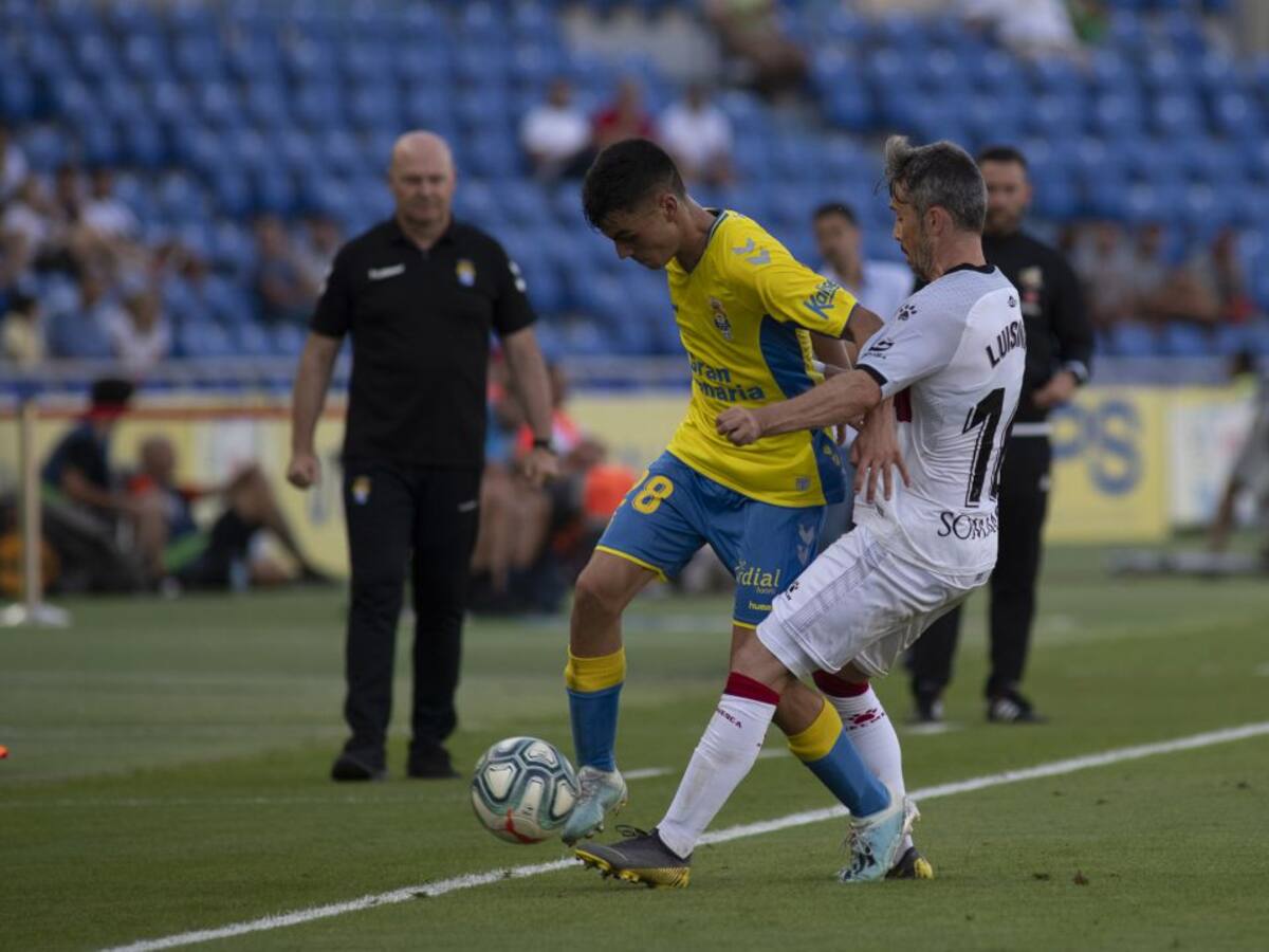 Tres goles del Almería a una UD Las Palmas sin fútbol