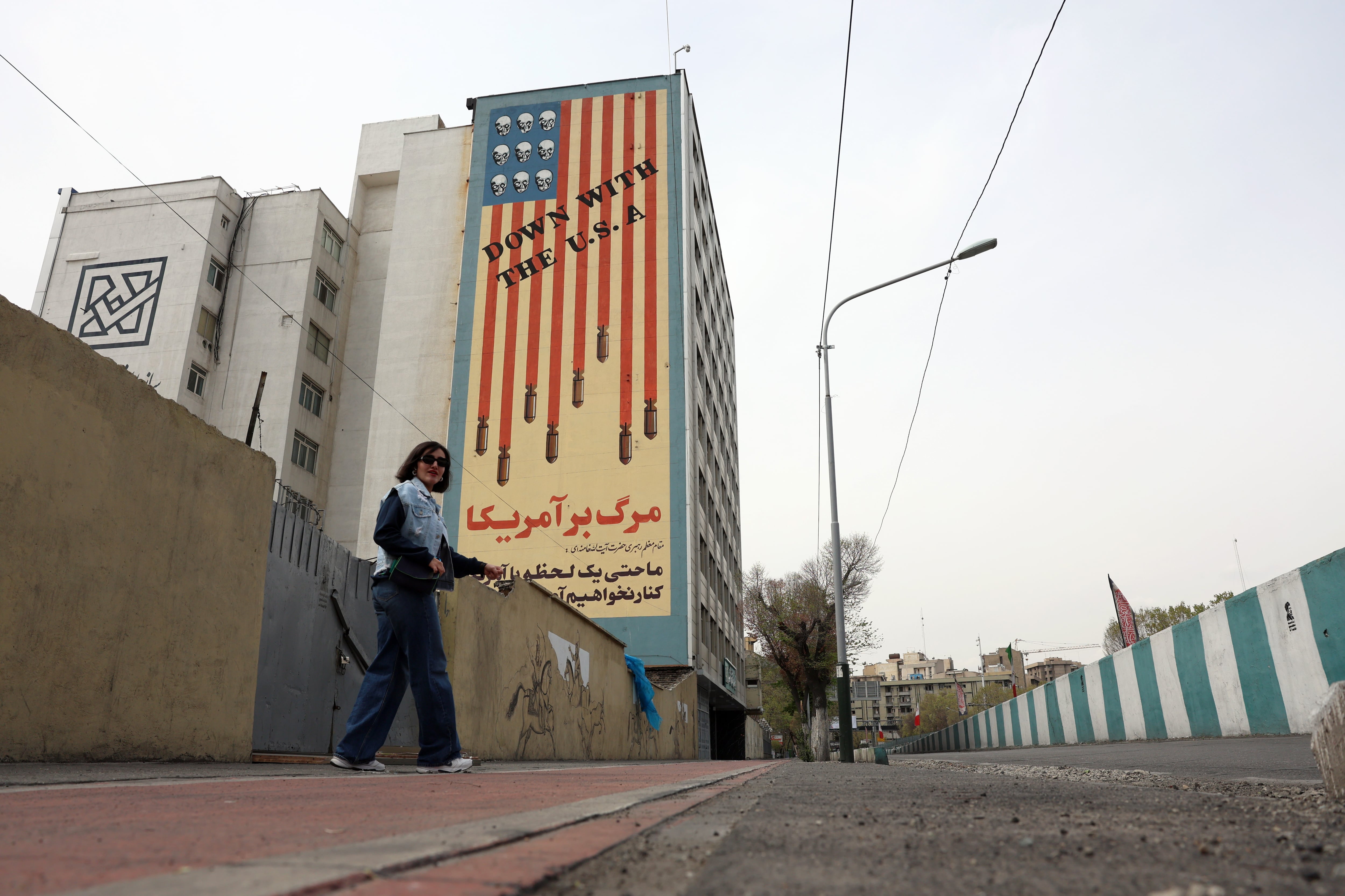 Un mural anti EEUU en Teherán (Irán).