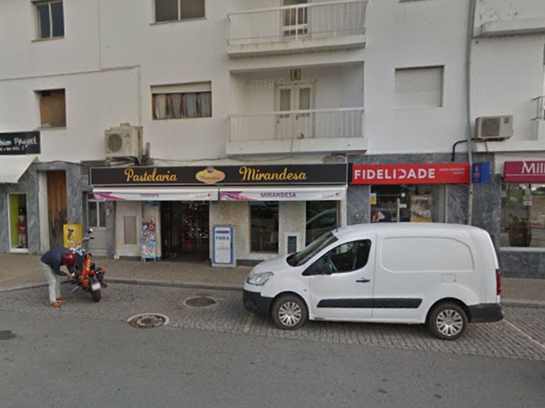 Entada a la Rua 25 de abril de Miranda do Douro