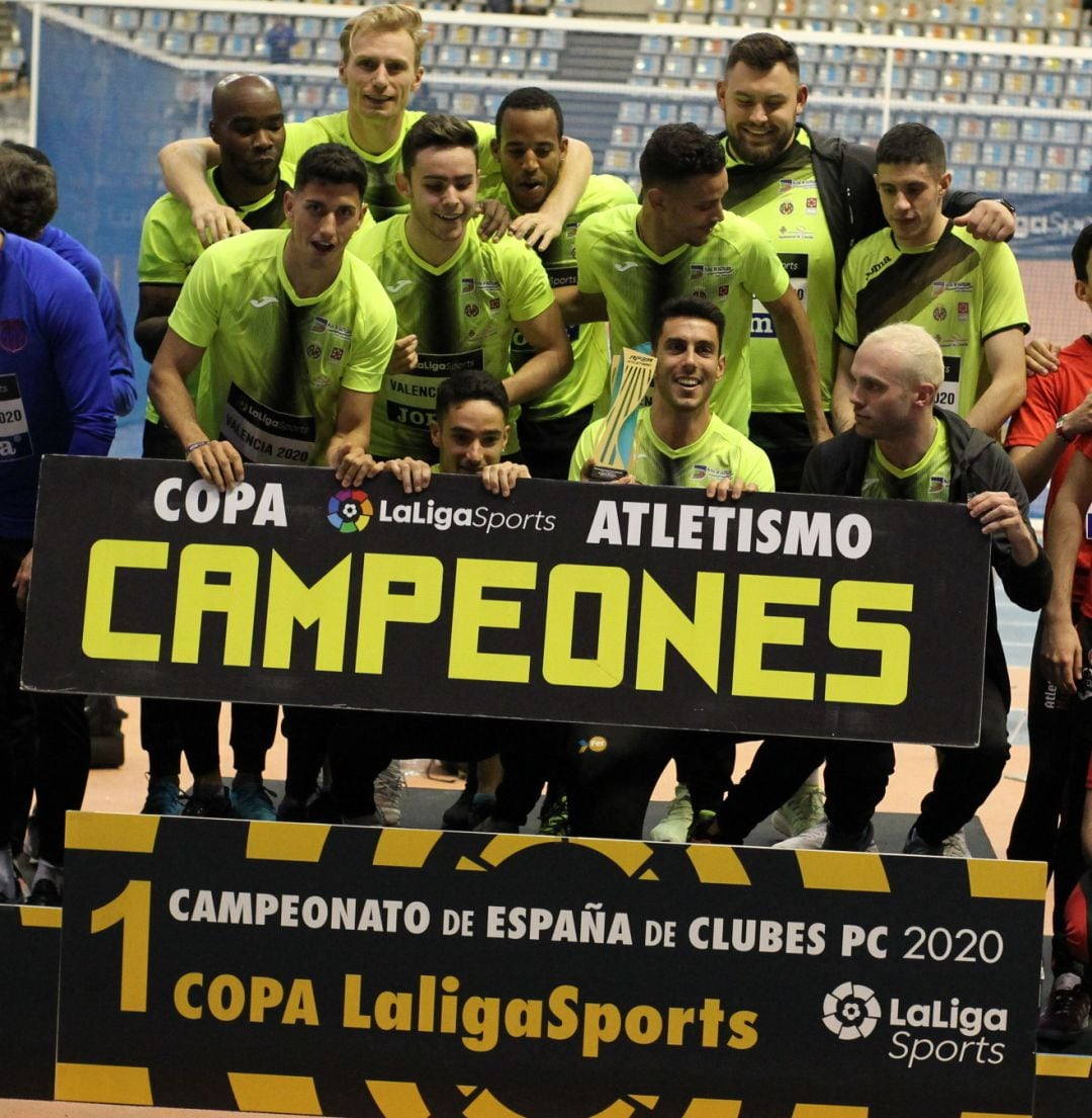 El Playas de Castellón masculino celebra el triunfo de Copa en el Luis Puig de València