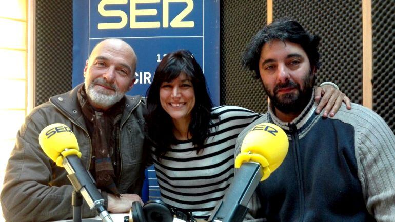 Juan Carlos Galiana, autor, Cibeles Fernández, actriz, y Rafael Álvarez, director musical de Cinco Mujeres.