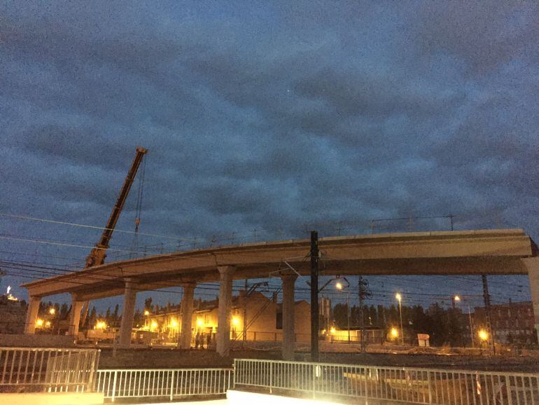 Momento en el que se encuentran las obras de la pasarela de "Los Tres Pasos"