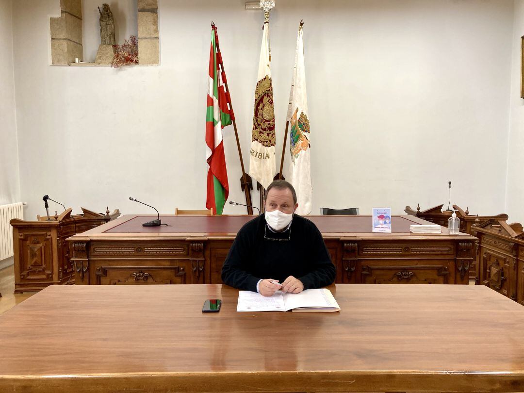 El alcalde, Txomin Sagarzazu, ha hecho balance de la situación actual de la pandemia en Hondarribia. 
