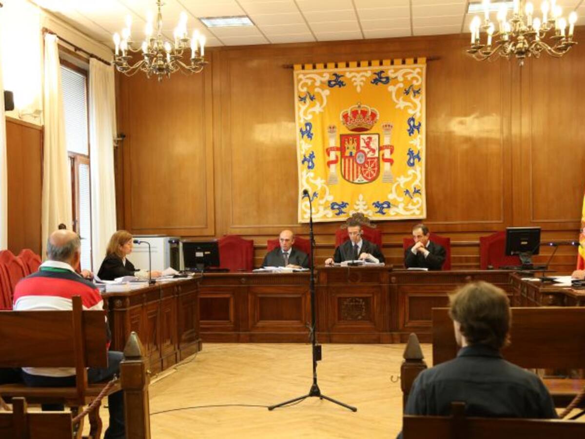 Piden 82 años a una red que supuestamente estafó 800.000 euros a entidades bancarias