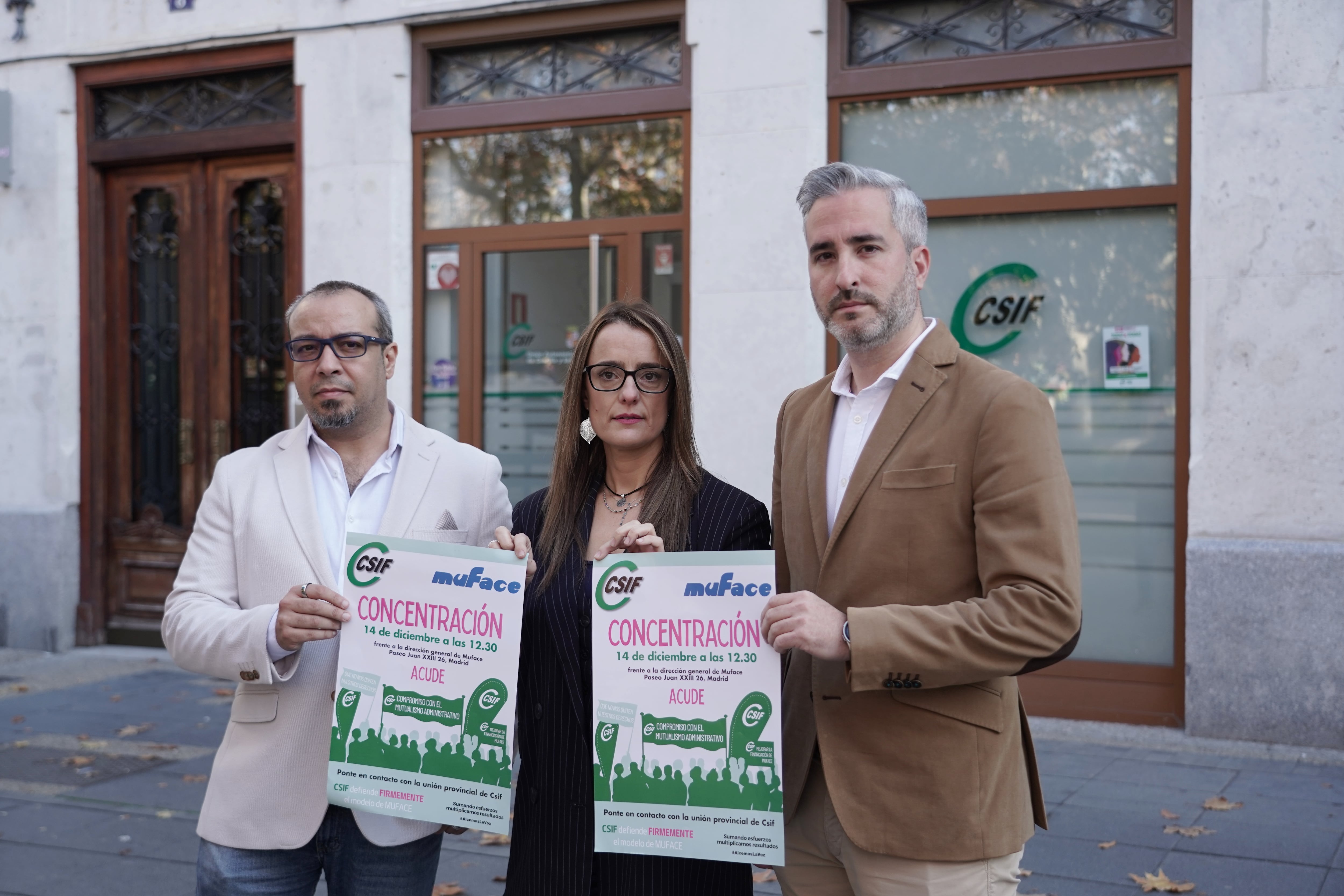 El presidente autonómico de CSIF Castilla y León, Benjamín Castro, y los responsables de los sectores autonómicos de Educación, Isabel Madruga, y de Sanidad, Enrique Vega, explican la situación actual y posibles consecuencias en Castilla y León de la eliminación del modelo asistencial de Muface