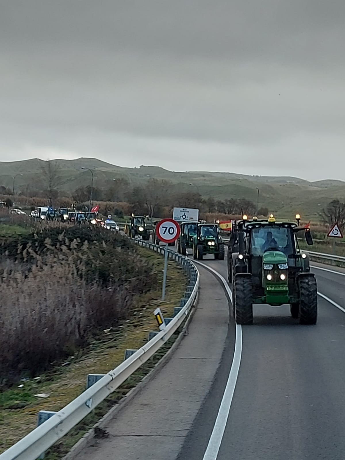 Los tractores han recorrido la carretera M-404 entre Titulcia y Torrejón de Velasco