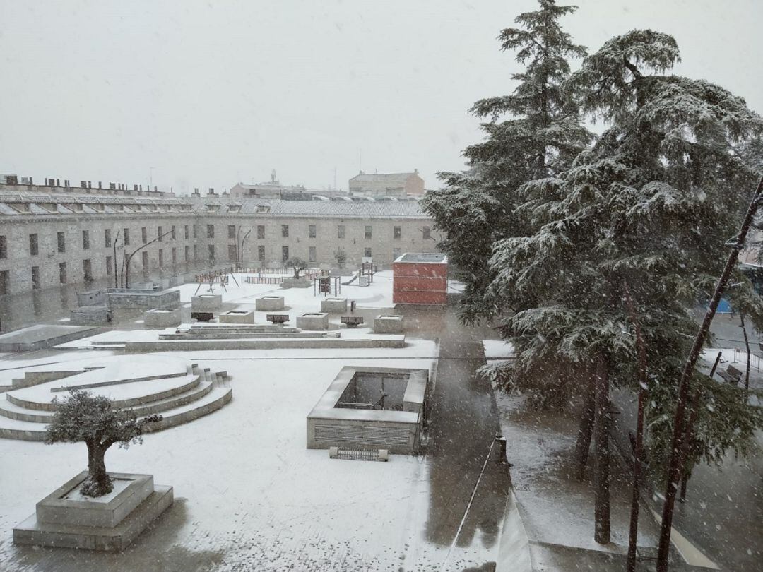 La nieve ha cubierto San Fernando de Henares este jueves.