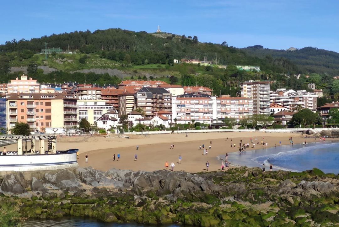 Inicio de la desescalada en la Playa de Brazomar.