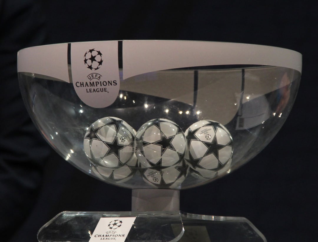 Un &#039;bombo&#039; de la UEFA Champions League