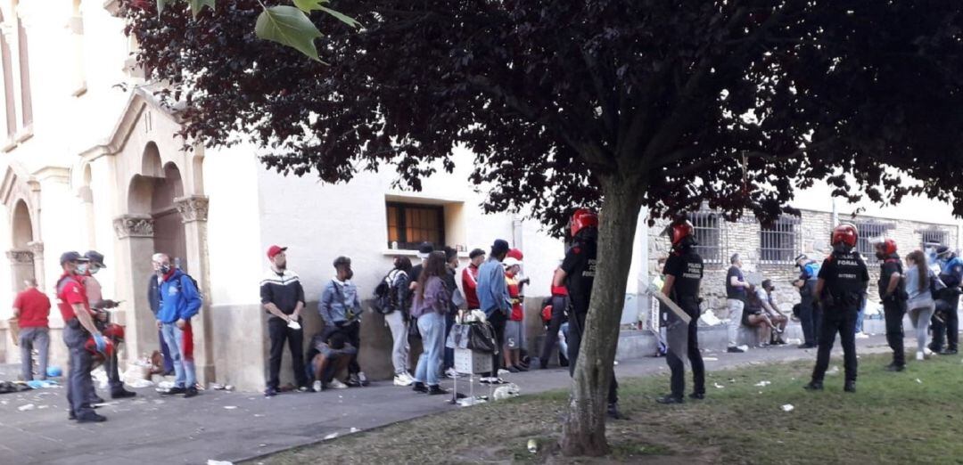 Un detenido y 50 identificados en un botellón en Pamplona