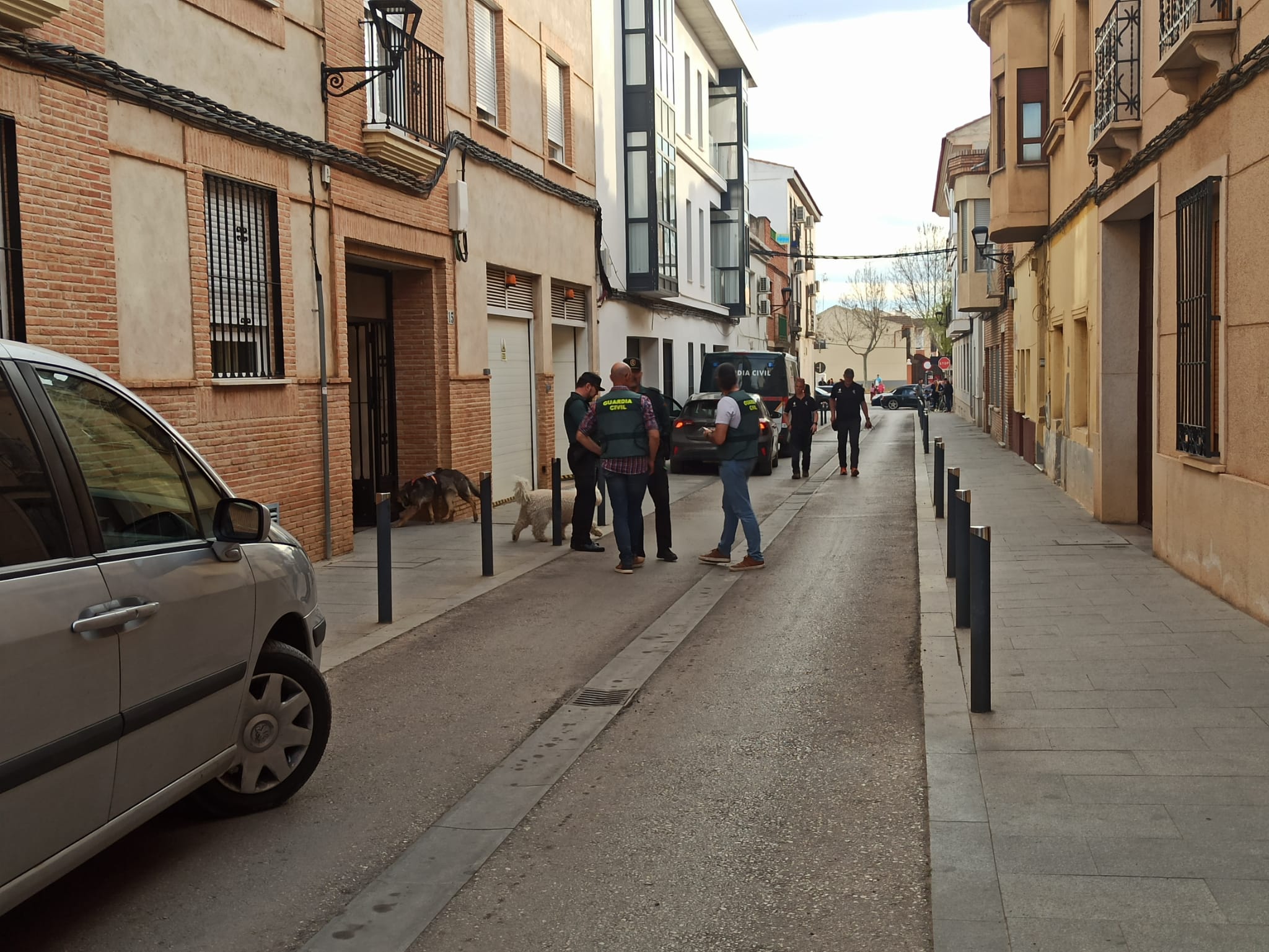 Momento del registro del domicilio de Antonio Caba en Manzanares este jueves