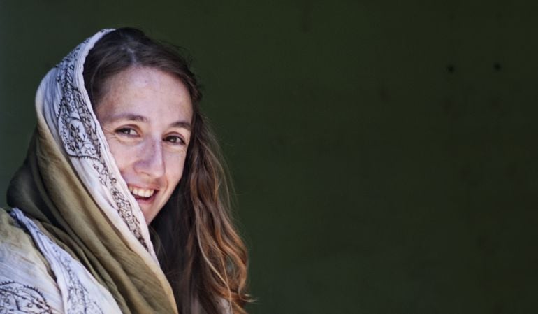 Almudena Sánchez Fernández ha escrito el libro 'Viajeras' y ella misma representa a la perfección a la mujer viajera hoy en día.