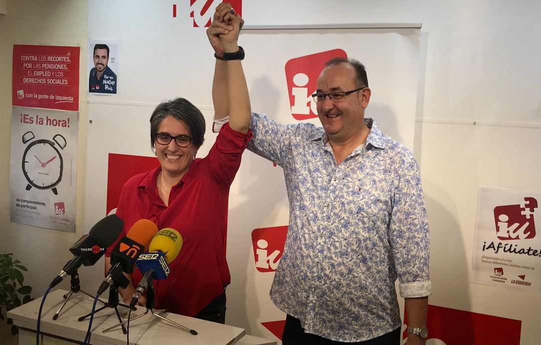 A la izquierda: Juana Caro y a la derecha: Gregorio Sánchez