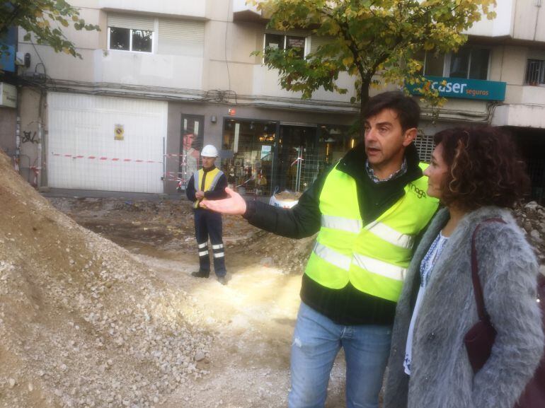 La alcaldesa durante una visita a las obras de Camino de Santiago 