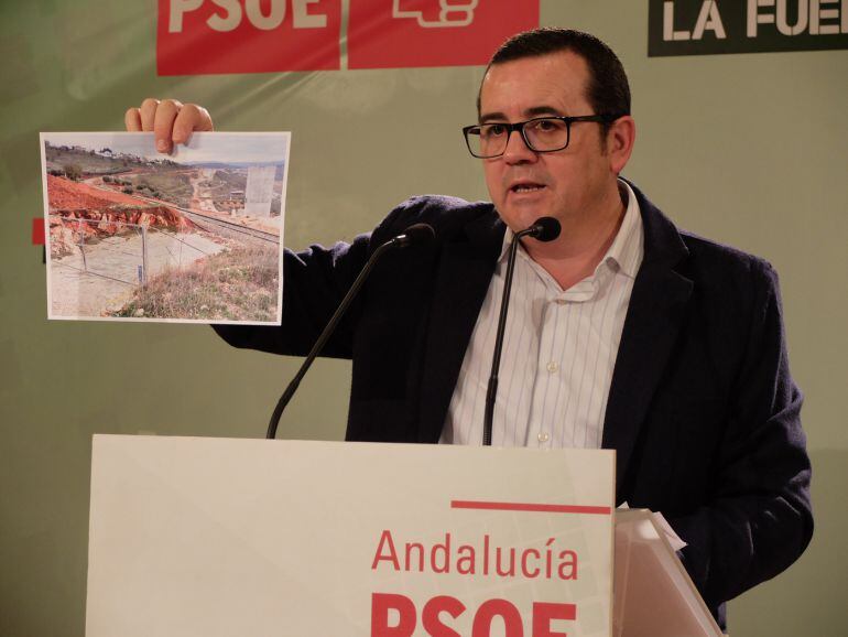 Rueda de prensa sobre el AVE del diputado andaluz por Granada Miguel Castellano