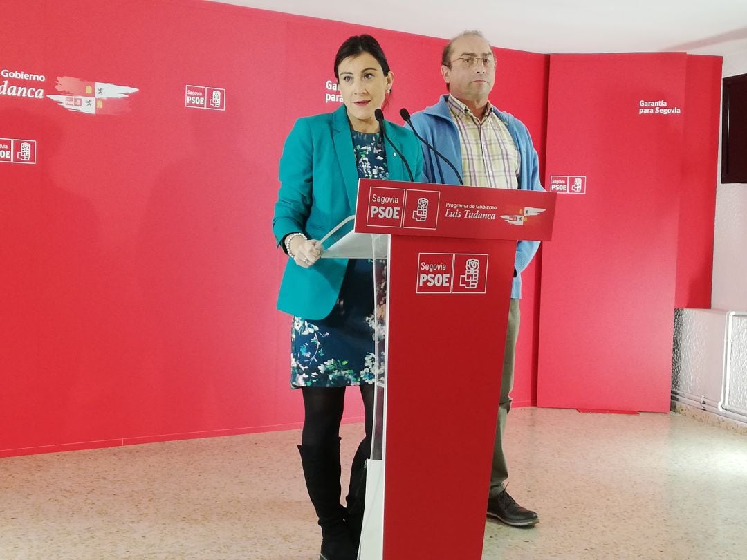 La secretaría de Organizacion PSOECYL Ana Sánchez y el secretario de Organización PSOE Segovia José Antonio Mateo.