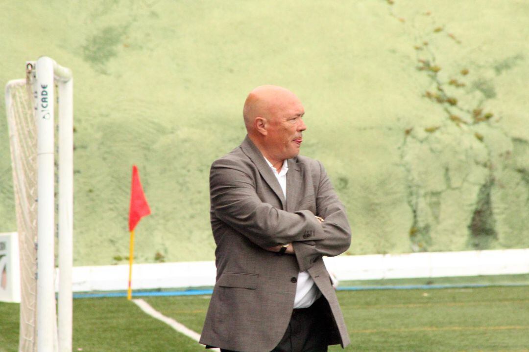 Andrés García Tébar durante el partido en el municipal de Espiel