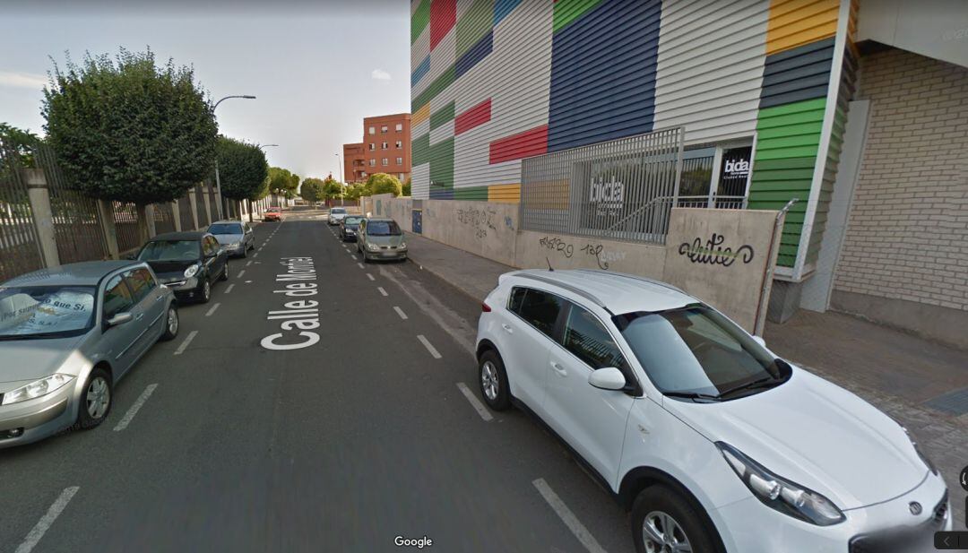 Imagen de la Calle Montiel de la capital junto al Parque del Pilar