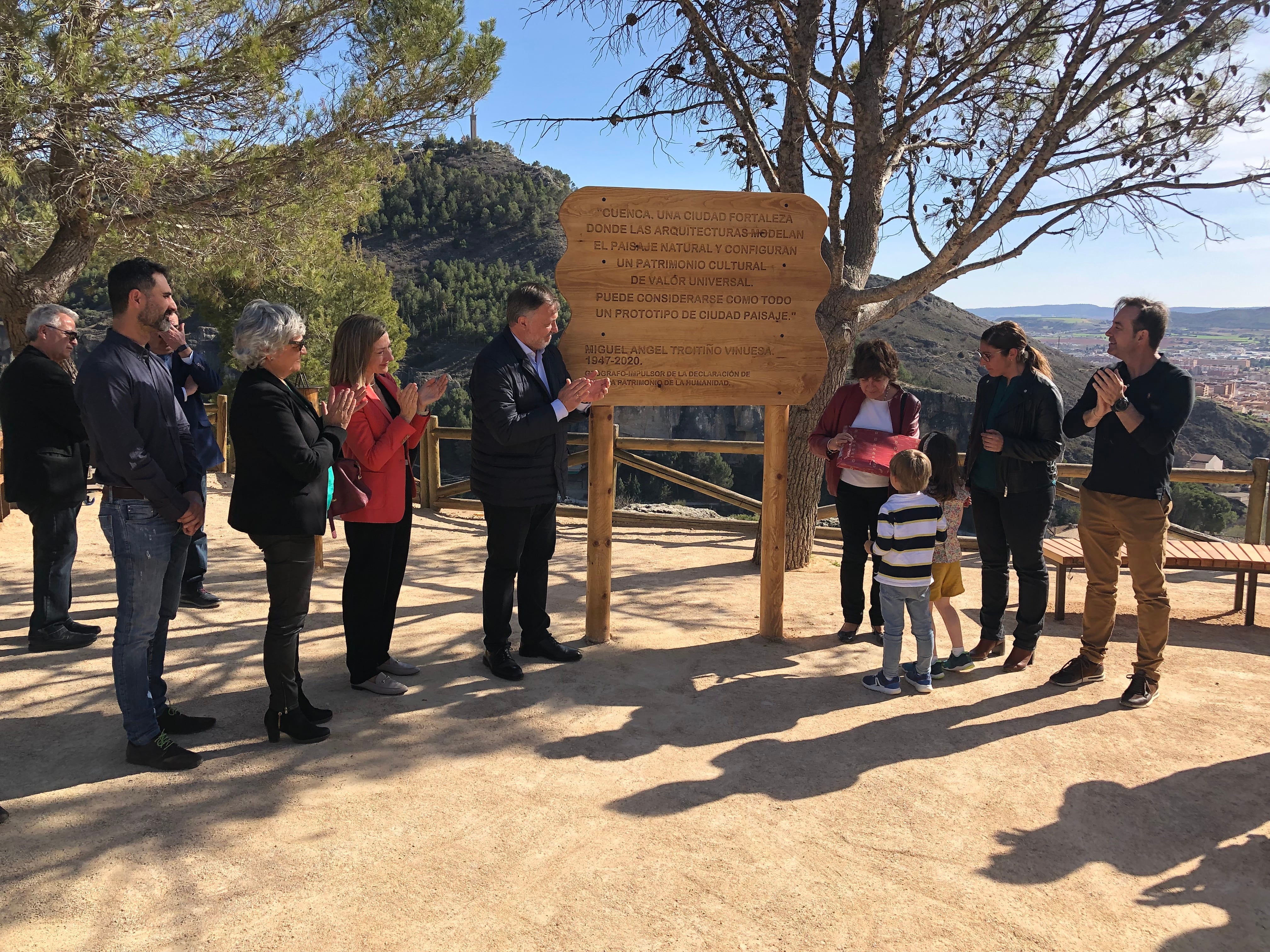 Miguel Ángel Troitiño ya cuenta con un mirador en Cuenca, ciudad que contribuyó a declarar Patrimonio de la Humanidad