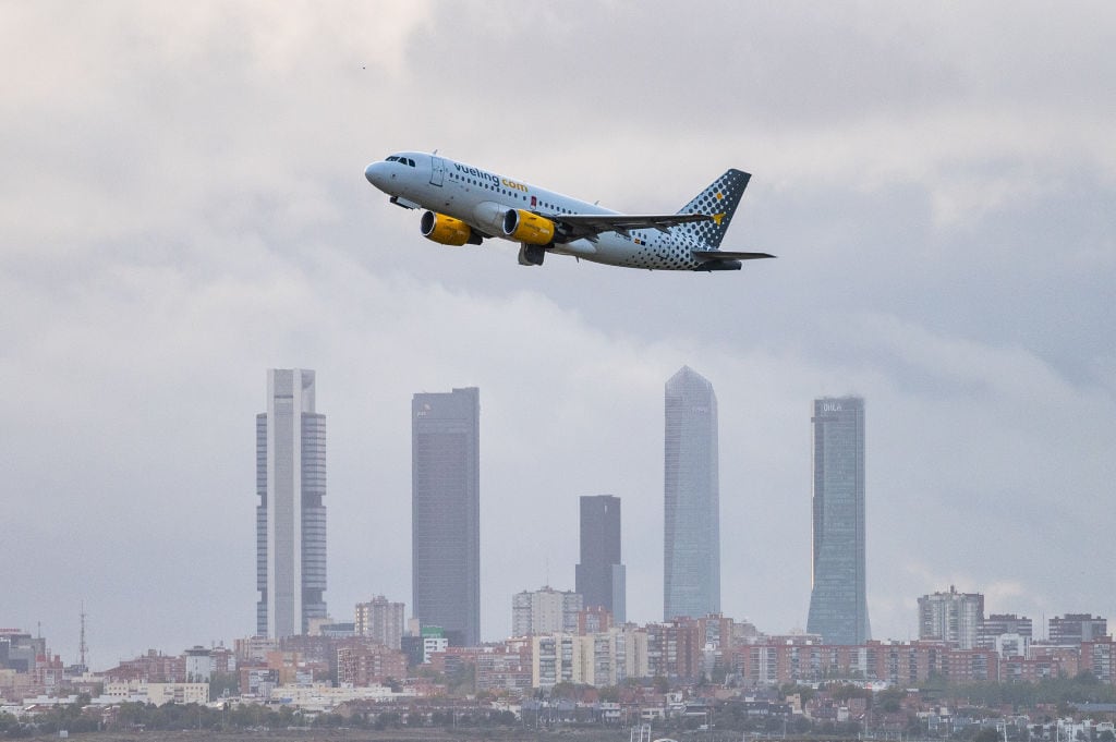 Vueling es una de las aerolíneas con descuentos que ofrece vuelos nacionales a 10,99 euros.