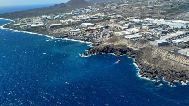 Reabiertas al baño las cuatro playas de Tenerife cerradas por el vertido de fuel