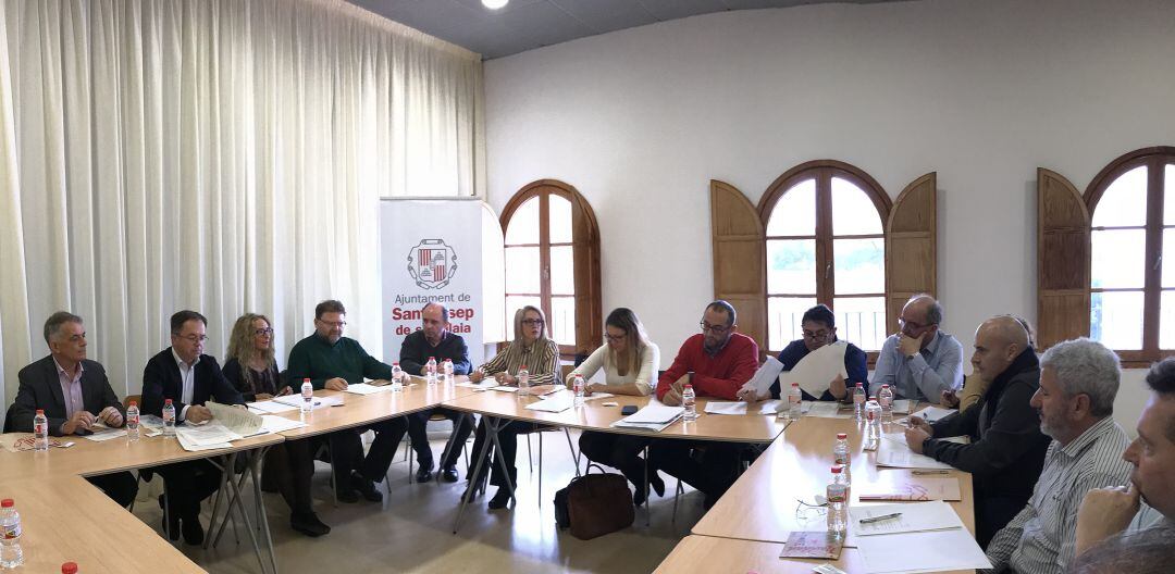 Un momento durante la reunión de la Mesa de Turismo