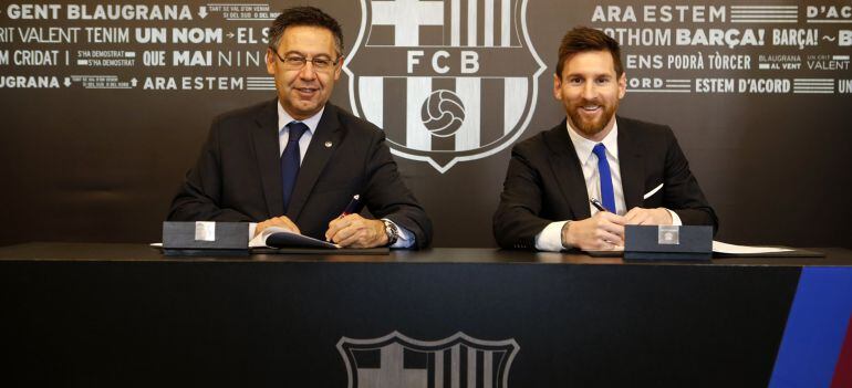 Messi firma su nuevo contrato con el FC Barcelona