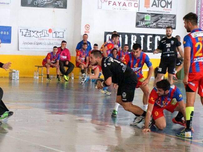 El Bm. Elda - C.E.E. fue superior al Almoradí