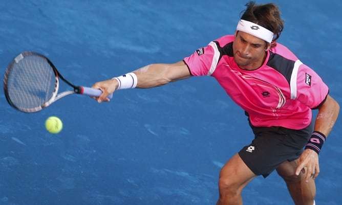 David Ferrer durante el partido contra el tambien español Nicolás Almagro en los octavos de final del Masters 1.000 de tenis de Madrid que se disputó el 10 de mayo de 2012, en las instalaciones de la Caja Mágica