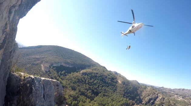 Helicóptero de rescate de la Agencia Valenciana de Seguridad y Respuesta a las Emergencias