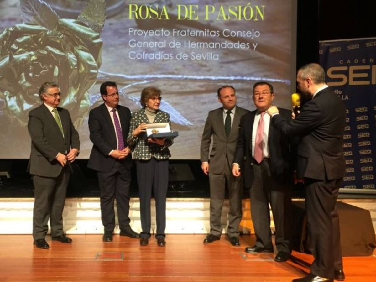 El Proyecto Fraternitas recibe la Rosa de Pasión de Cruz de Guía