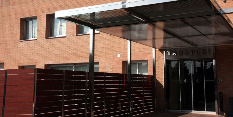 Façana del Tanatori de Reus. 