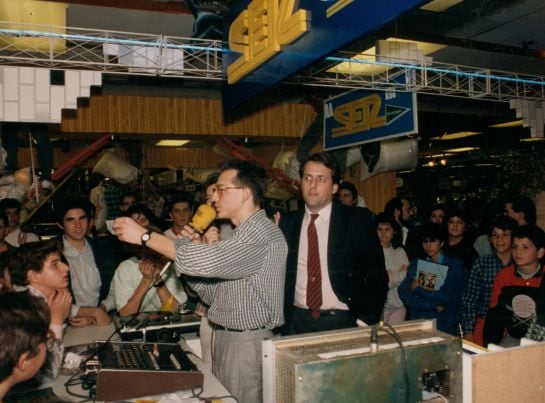 Acto de Radio Sevilla en El Corte Inglés.