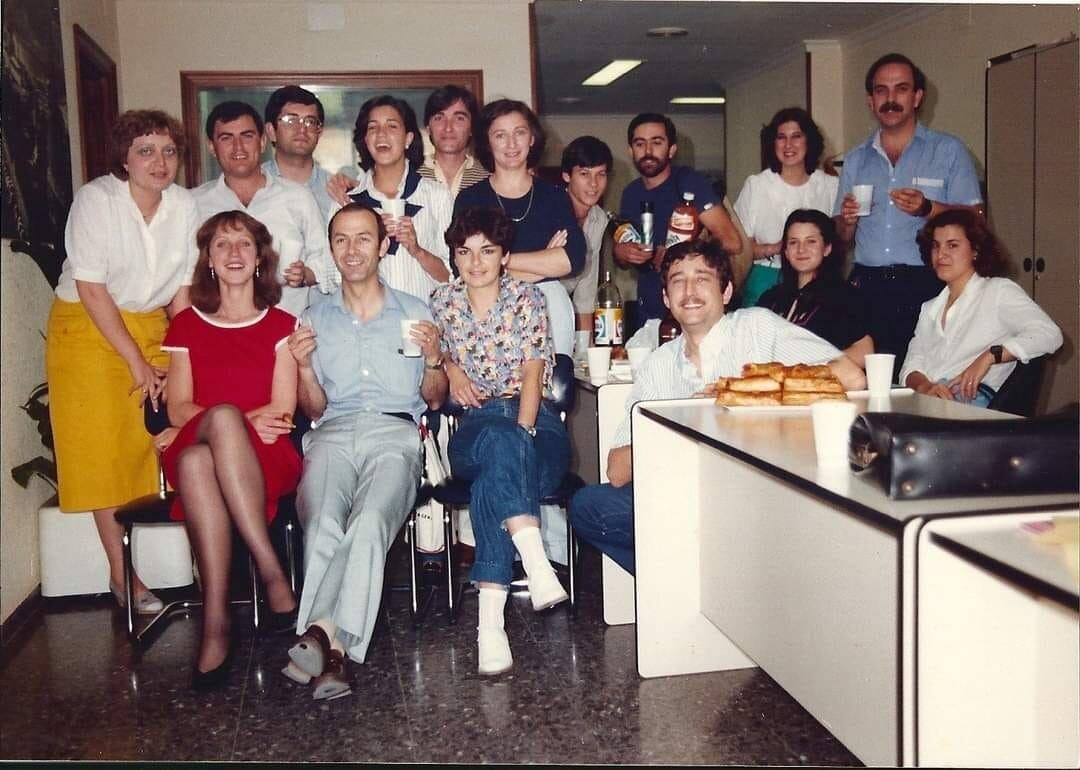 "Una de las tres letras del micrófono de la SER", la locutora Encarna Lorente se jubila tras más de 40 años en Radio Cartagena