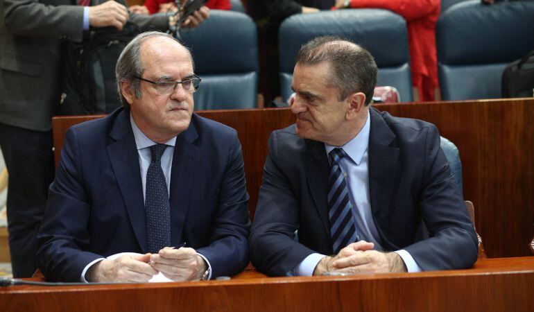 Ángel Gabilondo junto con José Manuel Franco en la Asamblea regional.