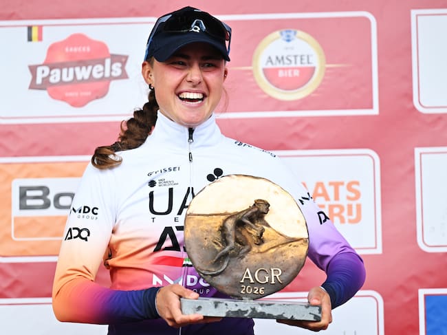 Paula Blasi celebrando su victoria en la Amstel Gold Race
