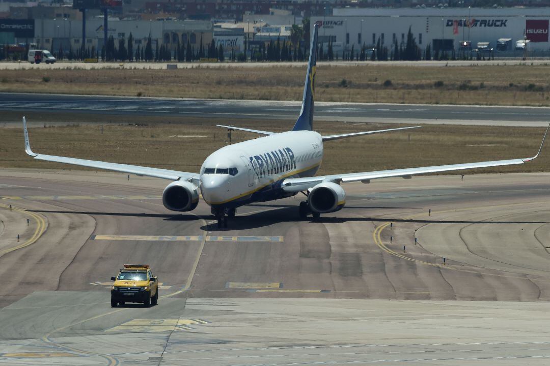 Los vuelos en el aeropuerto de Manises, y del resto de la Comunitat Valenciana, estarán restringidos a los pasajeros con residencia en España debido al coronavirus