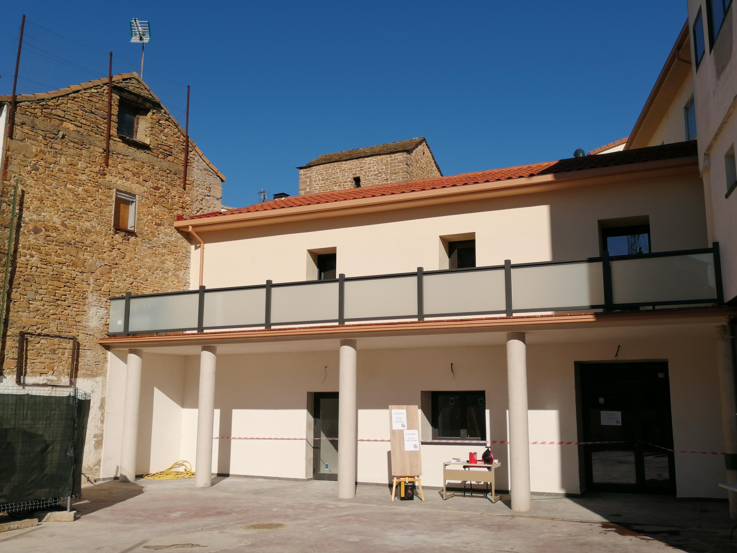 El centro de día se instalará en la primera planta, con salida al antiguo patio de recreo del colegio