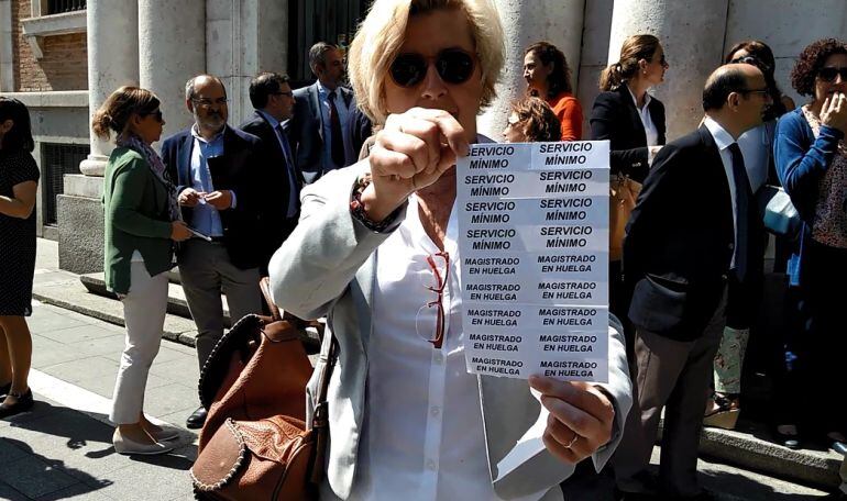 Protesta a la puerta de los Juzgados de Valladolid