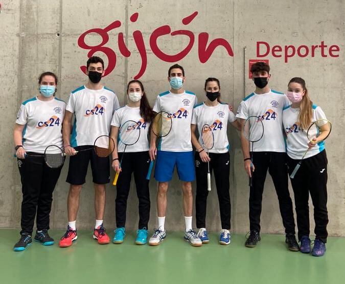 Expedición del Club Bádminton Soria en la primera jornada en Gijón.