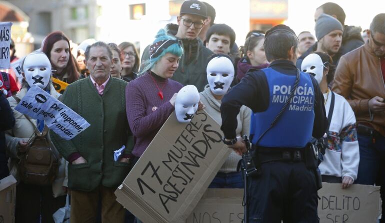 Un grupo de mujeres está en huelga de hambre en la Puerta del Sol desde el 9 de febrero como protesta contra la violencia machista.