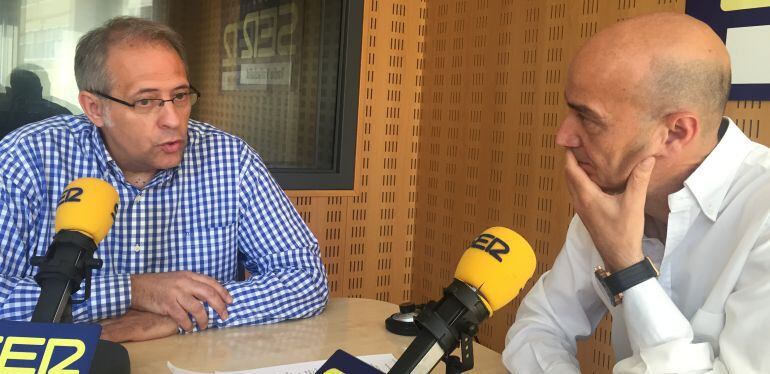 El presidente del grupo municipal del PP, José Antonio Martínez Bermejo en los estudios de la SER