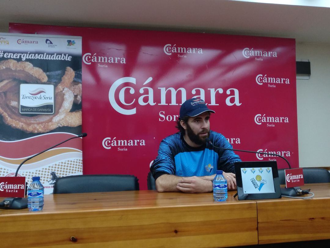 Manolo Sevillano, entrenador del Río Duero Soria, en rueda de prensa.