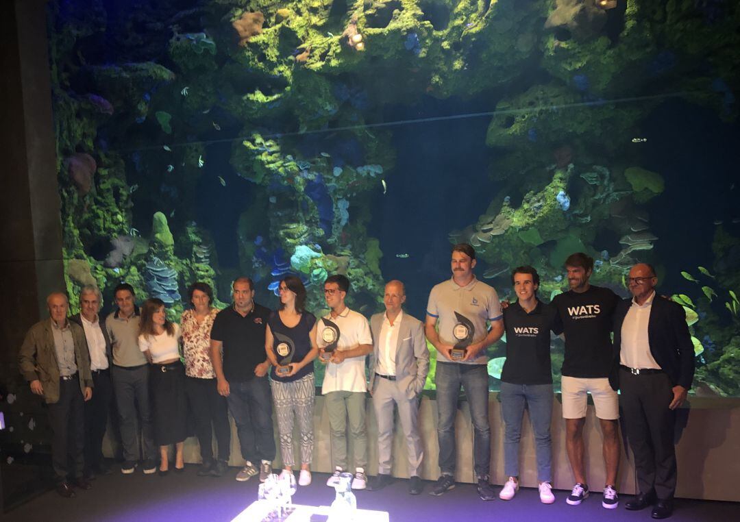 Foto de familia de todos los participantes en el 'Encuentro SER Gipuzkoa'