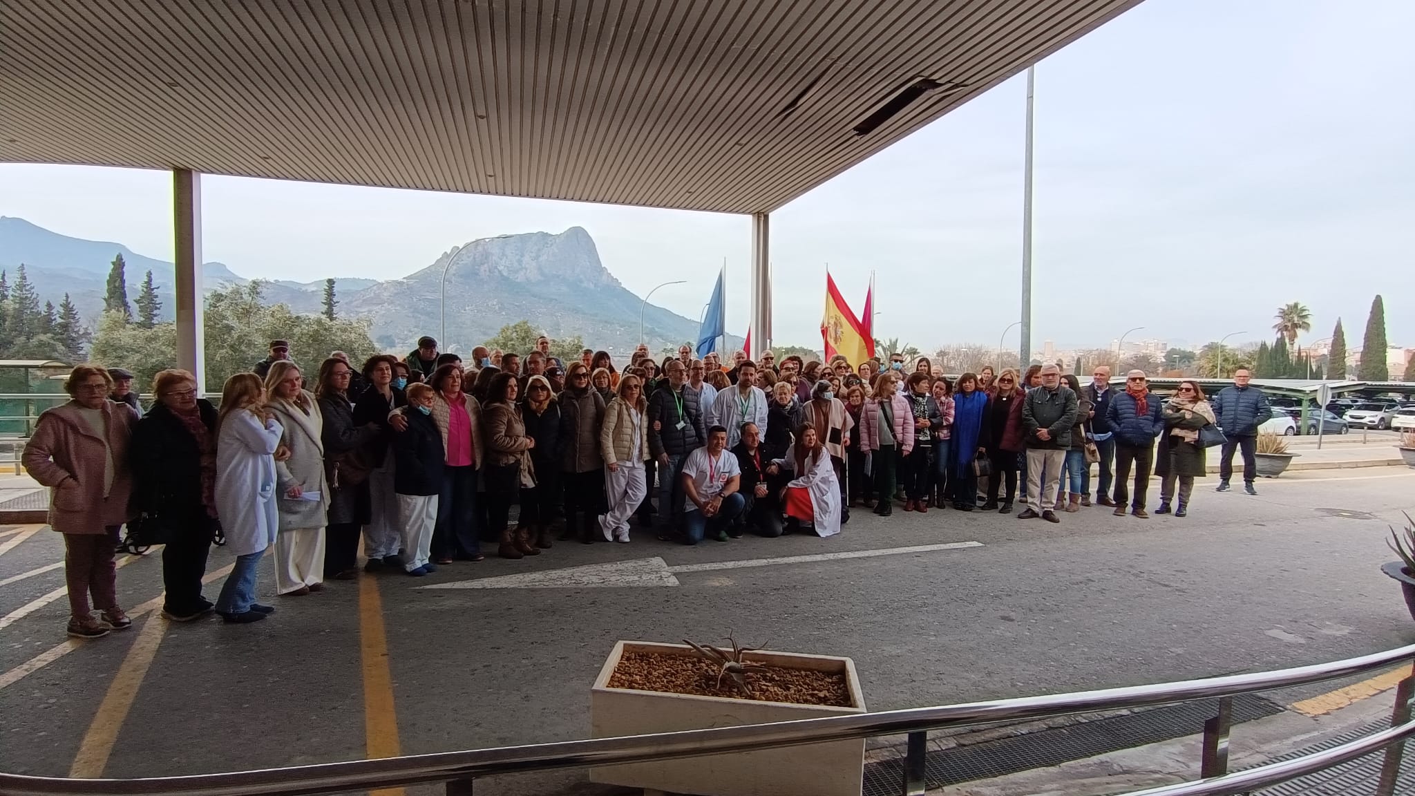 Concentración a las puertas del hospital Lorenzo Guirao de Cieza