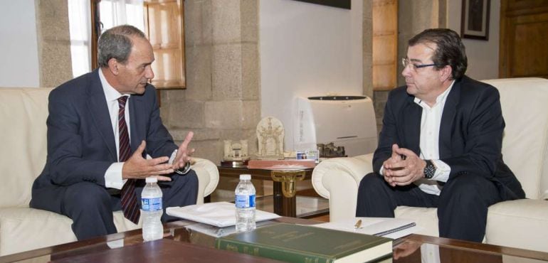 Aurelio Blanco y Guillermo Fernández Vara, durante la reunión