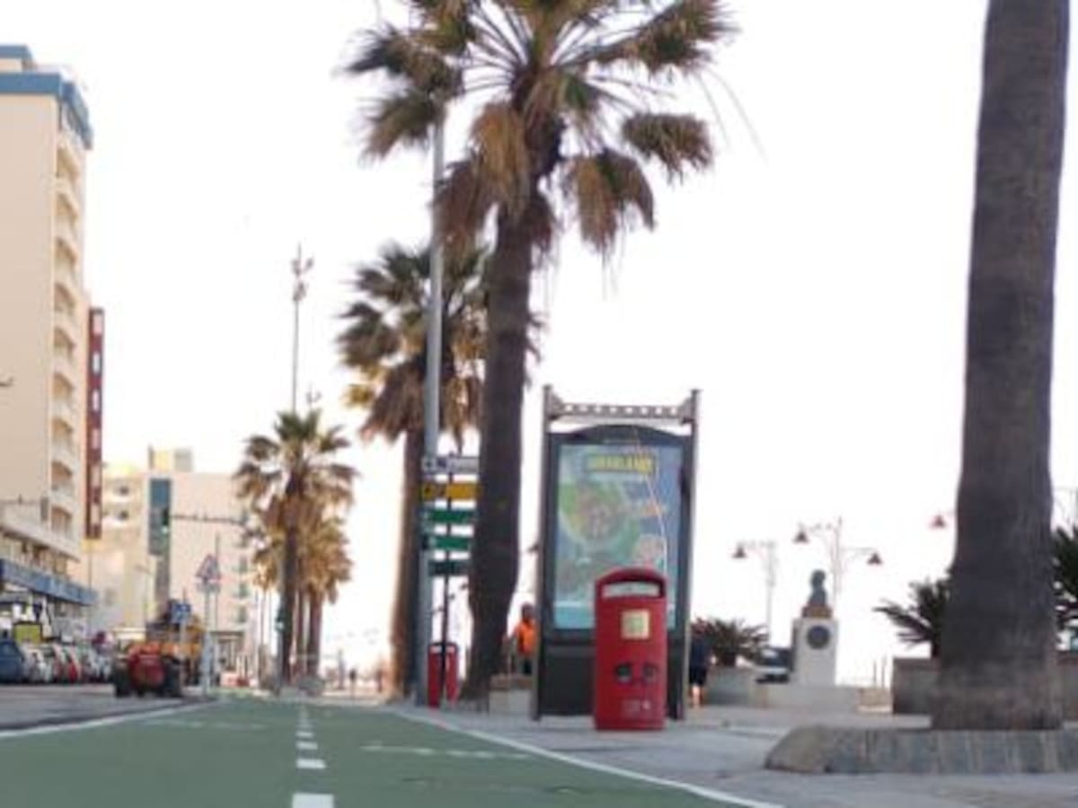 ¿Cómo se debe circular por el carril bici?