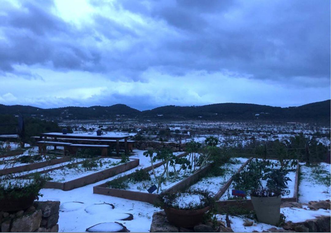 Campo nevado en Santa Agnès